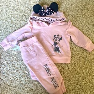 Minnie Mouse sweat suit